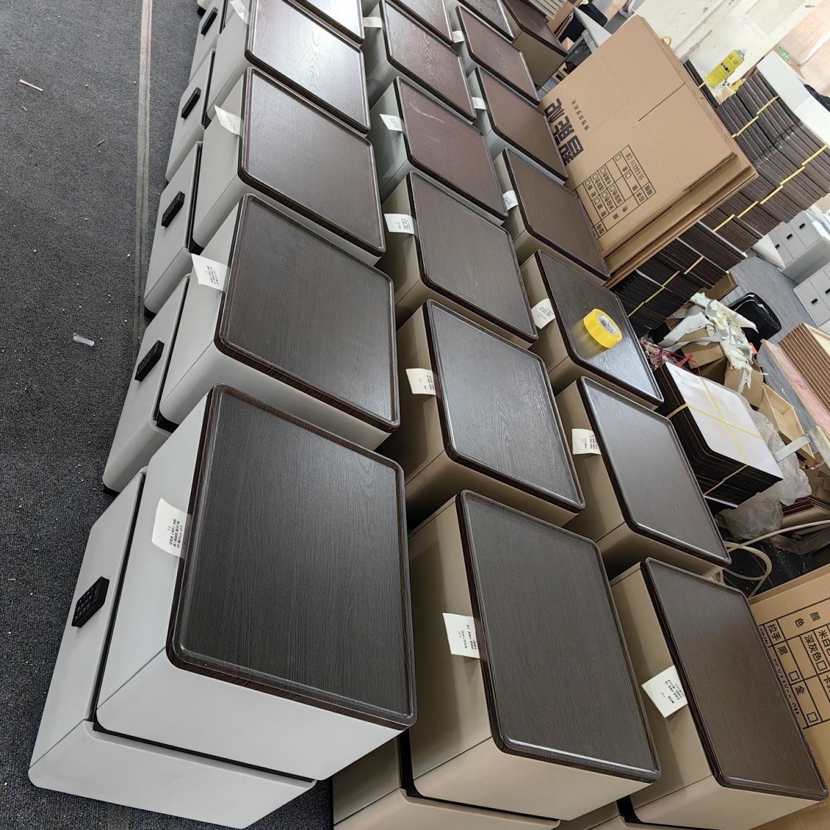 簡約意式輕奢實木牀頭櫃智能收納設計家用高級帶密碼鎖牀邊櫃